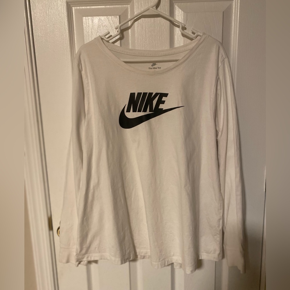 Nike long sleeve tee